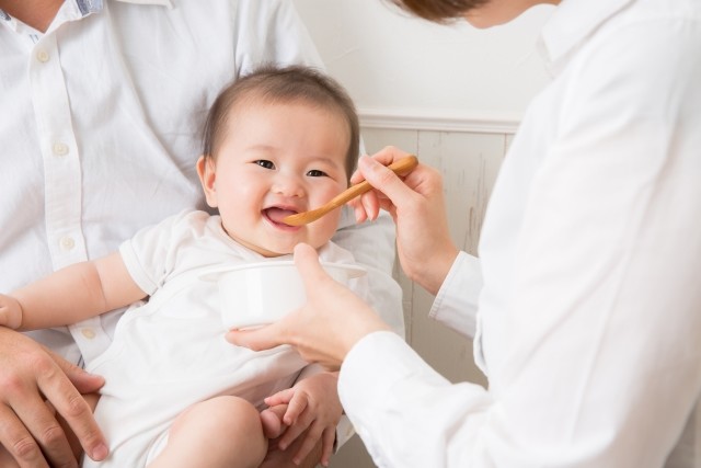 新生儿多大能喝水？不是1月和3月，时间要比这个晚很多(图6)